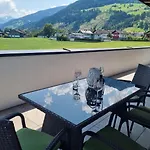 Zirbenzapfen Διαμέρισμα Fügen