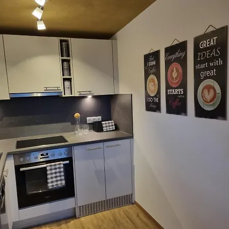 Zirbenzapfen * Fügen